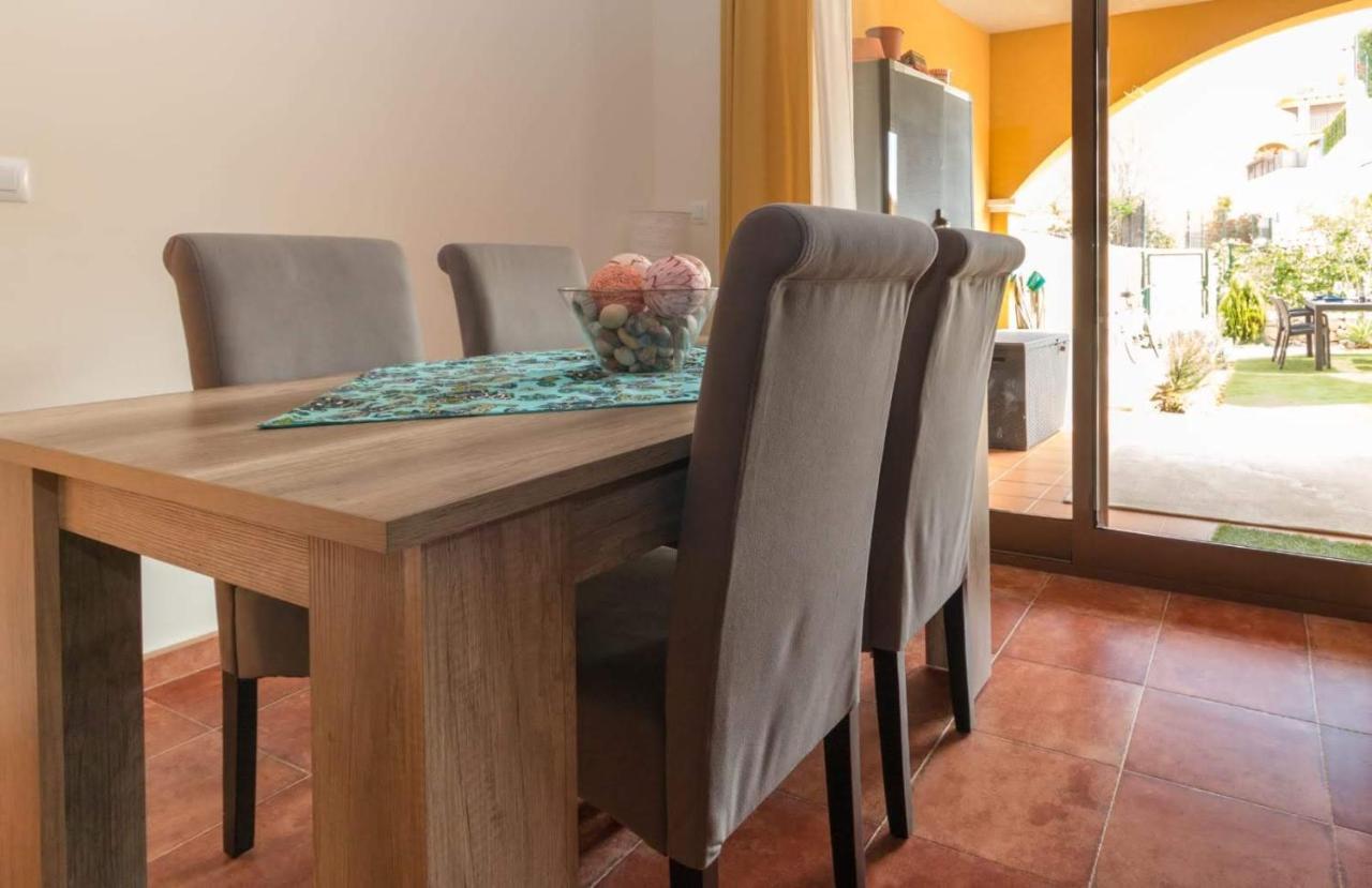 Apartamento con hermoso jardín y AC Isla Plana Exterior foto