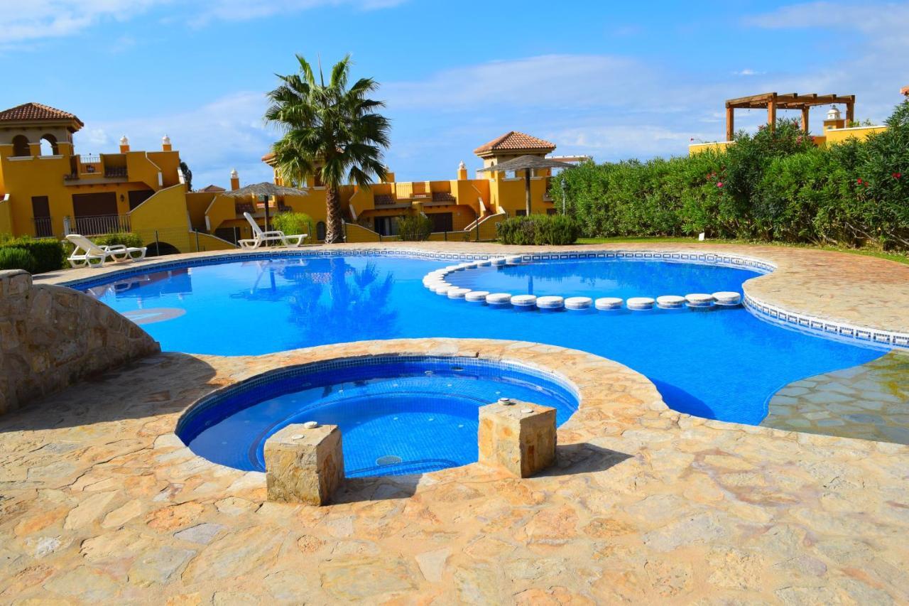Apartamento con hermoso jardín y AC Isla Plana Exterior foto