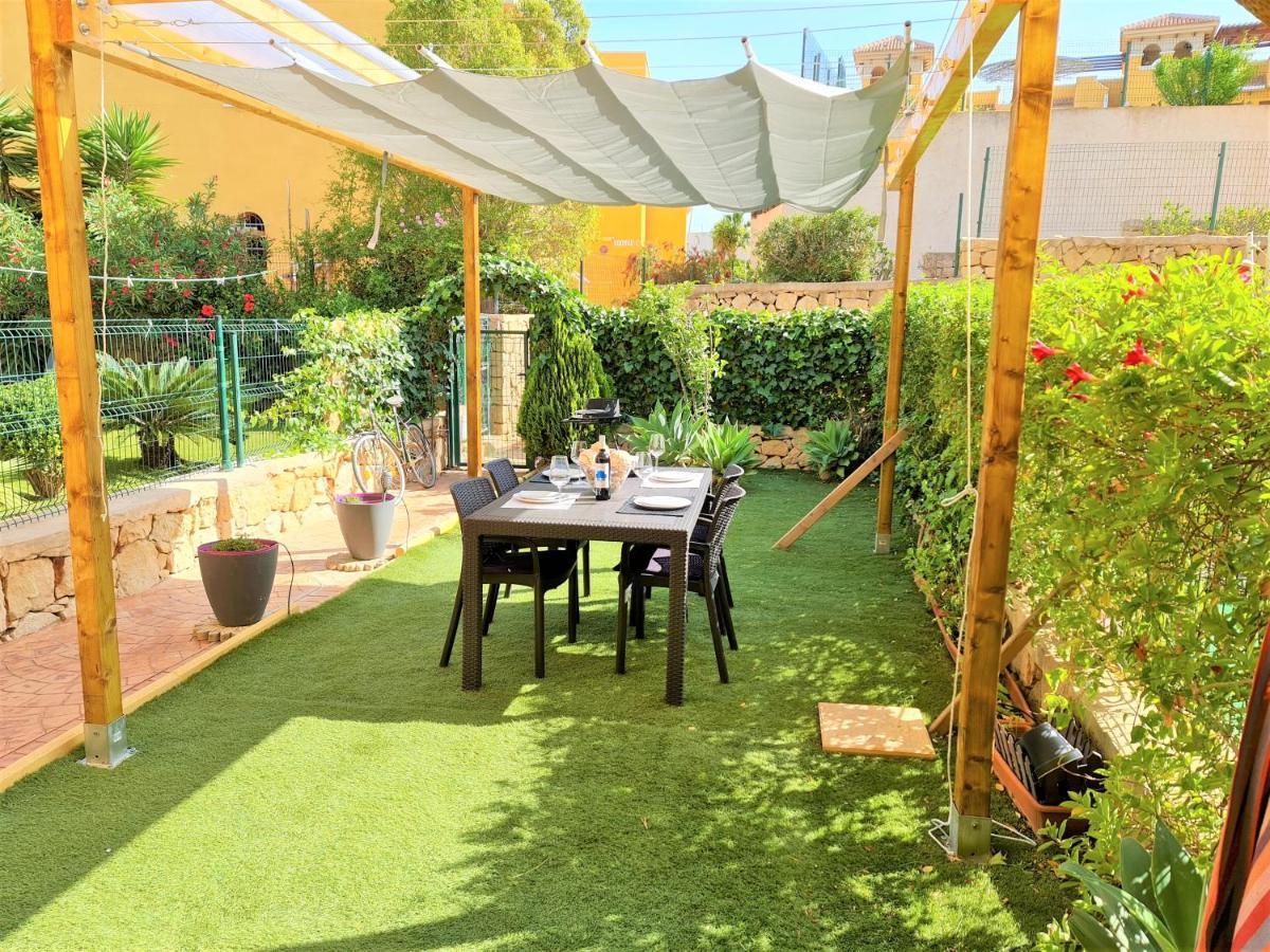 Apartamento con hermoso jardín y AC Isla Plana Exterior foto